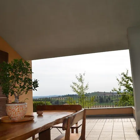 Patrizia ヴィラ モンカルヴォ