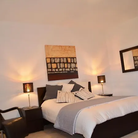 Patrizia ヴィラ モンカルヴォ